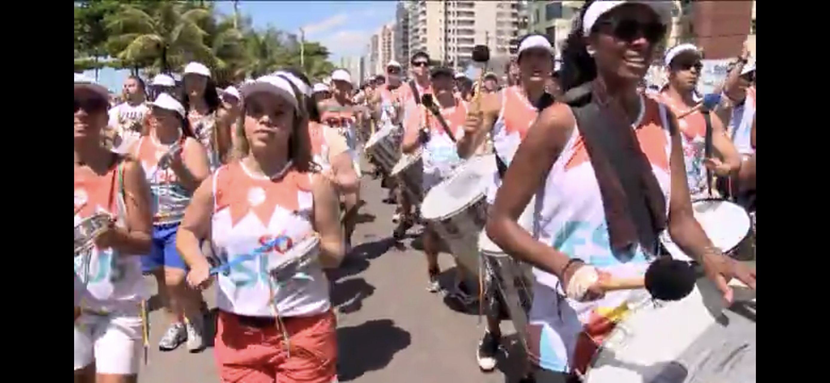 Integrantes de bloco gospel em carnaval