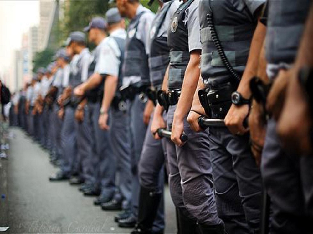 Imagem Reprodução - Policiais