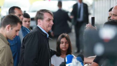 Imagem Reprodução - Ex-presidente Bolsonaro e sua filha Laura