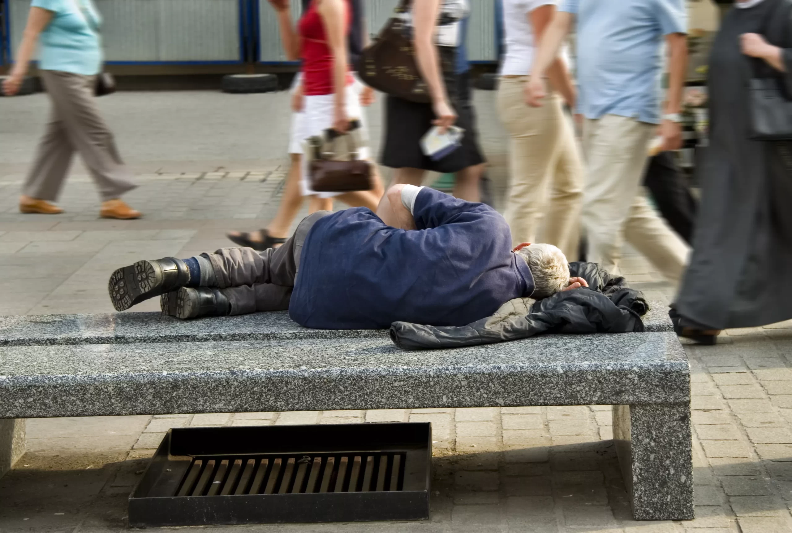 Imagem Reprodução - Morador de rua / Ações Sociais