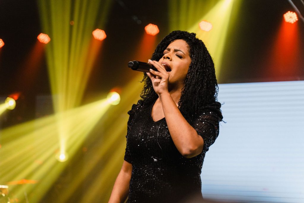 Imagem Reprodução - Cantora Kemilly Santos