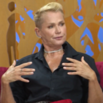 Imagem Reprodução - Xuxa Meneghel crítica à Bíblia