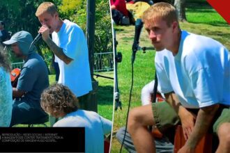 Justin Bieber canta com microfone durante apresentação improvisada no MacArthur Park, em Los Angeles