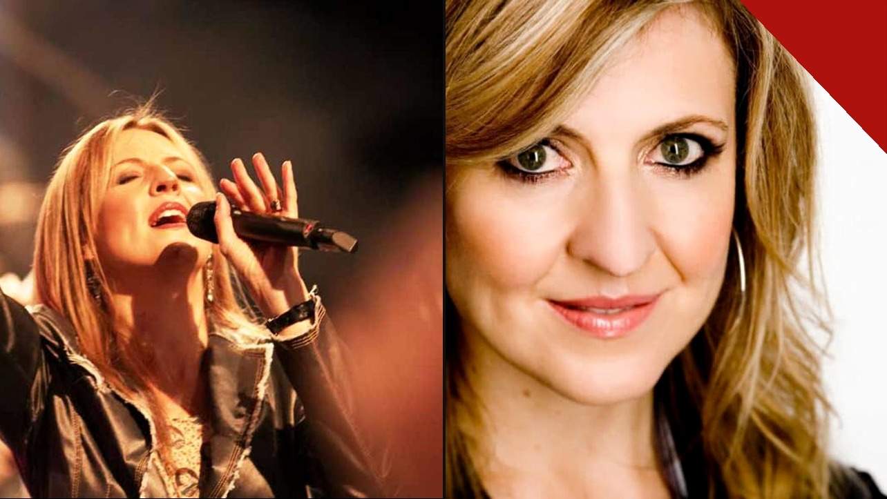 Darlene Zschech cantando com a mão levantada durante momento de adoração, e retrato sorrindo da cantora