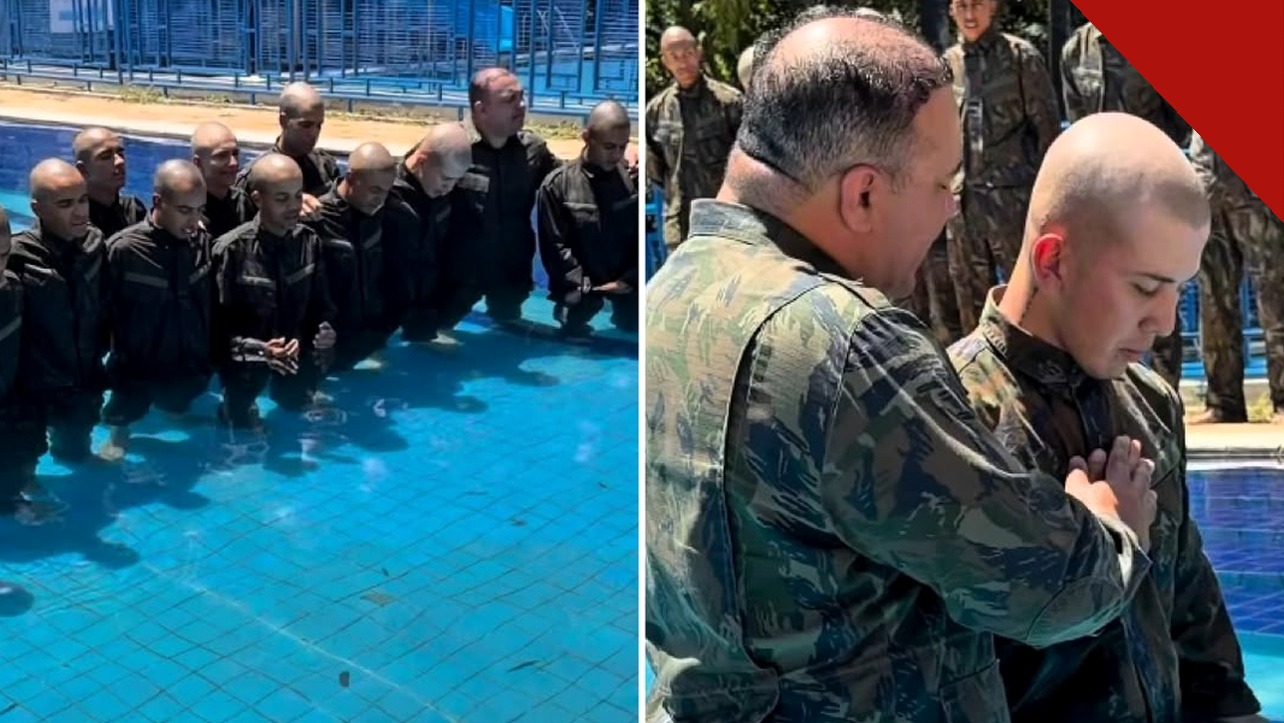 Recrutas da Força Aérea Brasileira orando em uma piscina durante cerimônia de batismo na Base Aérea de Brasília