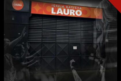 Fachada da Igreja Batista de Lauro com a nova logomarca laranja, nova identidade adotada pela congregação após o desligamento da Lagoinha em Lauro de Freitas, Bahia.