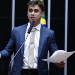 Deputado Nikolas Ferreira discursa na tribuna da Câmara dos Deputados