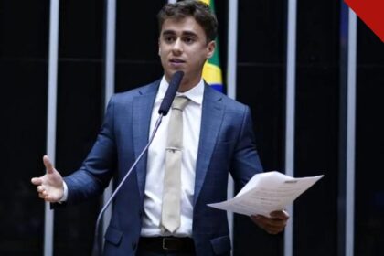 Deputado Nikolas Ferreira discursa na tribuna da Câmara dos Deputados