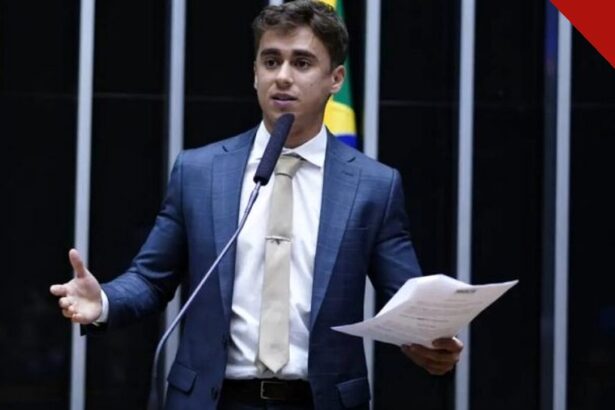Deputado Nikolas Ferreira discursa na tribuna da Câmara dos Deputados