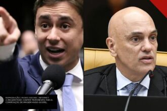 Deputado Nikolas Ferreira discursando ao microfone com o dedo em riste ao lado do ministro Alexandre de Moraes no plenário do STF