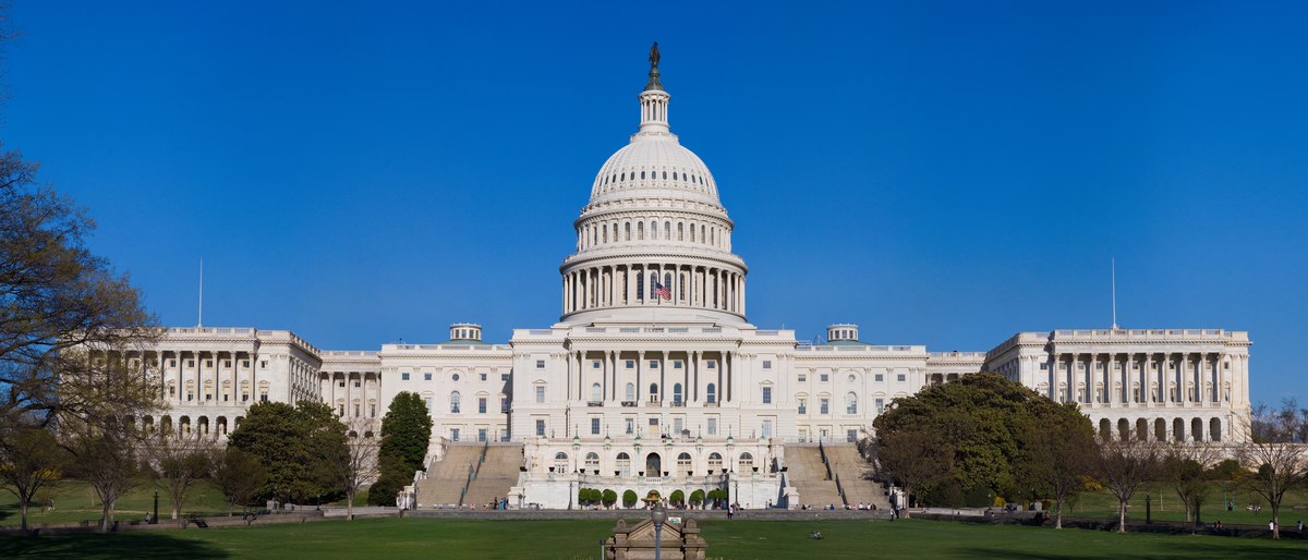 assembleia de oração pela América reúne fiéis no National Mall em Washington neste sábado, e a imagem mostra o Capitólio dos Estados Unidos, em foto de arquivo
