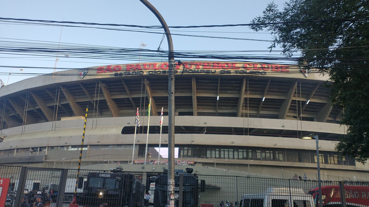 BTS faz primeiro show no Brasil desde 2019, e a imagem mostra o Estádio do MorumBIS, em São Paulo, palco das três apresentações da turnê ARIRANG no Brasil