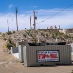 governo Trump pede autorização para muro no Texas: manifestantes protestam contra a construção de trecho do muro no Parque Nacional Big Bend