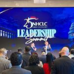 Encontro da NHCLC em Washington em que o pastor Marco Garcia defende cultura de discipulado diante de líderes cristãos hispânicos