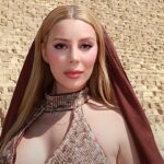 Malévola Alves é solta no Egito: a influenciadora brasileira em foto nas pirâmides do Egito, publicada nas redes sociais