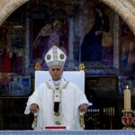 O Papa Leão XIV cancela visita a Assis: o pontífice celebra missa na Basílica de Santa Maria dos Anjos, em Assis, em agosto de 2026