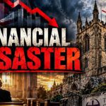 A Igreja da Inglaterra enfrenta declínio: arte com catedral inglesa e a expressão desastre financeiro em destaque