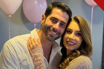 filha de Marcelo Zagonel morre aos 29 dias: Marcelo Zagonel abraçado à esposa Ana Paula Voigot em foto do casal