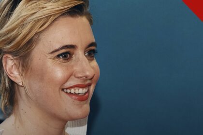 filme Nárnia de Greta Gerwig: a diretora Greta Gerwig sorrindo em evento do Festival de Cannes em 2024