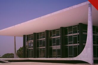 Lula indicará quatro ministros ao STF: fachada do prédio do Supremo Tribunal Federal, em Brasília, com as colunas de mármore branco