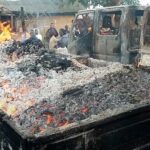 cristãos deixam casas após ataques no Congo: veículo incendiado em ataque do grupo Forças Democráticas Aliadas na província de Ituri