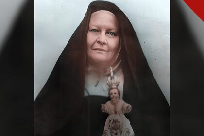 Madre Maria José pode virar beata: retrato de Madre Maria José de Jesus com o hábito carmelita segurando imagem do Menino Jesus