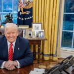 governo Trump segurou comunicado sobre eleição: o presidente Donald Trump sentado à mesa do Salão Oval, na Casa Branca