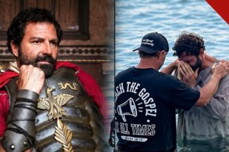 Elijah Alexander como Atticus em The Chosen e seu batismo no lago