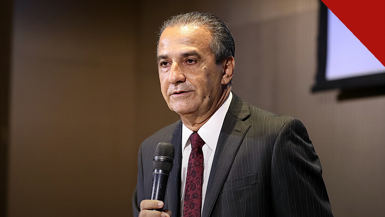 líderes evangélicos reconhecem vitória de Lula: o pastor Silas Malafaia com um microfone durante evento