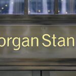 Morgan Stanley rebaixa ações do Brasil após eleição: letreiro do banco Morgan Stanley em Nova York