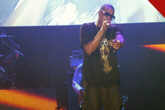 Jay-Z no Super Bowl 2027 em foto do rapper Jay-Z, atração confirmada do show do intervalo do Super Bowl LXI