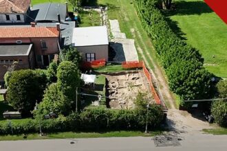 igreja cristã primitiva é identificada na Itália em vista aérea da área de escavação arqueológica de Altino
