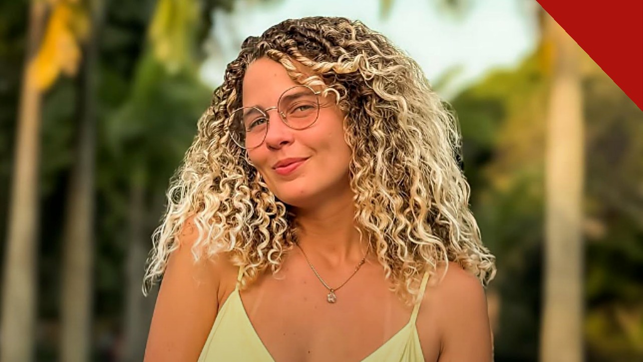 Debby Lagranha passa por cirurgia em retrato da ex atriz mirim Debby Lagranha, que tratou necrose após picada de aranha
