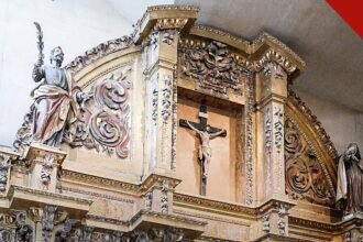 católicos sofreram racismo nos EUA é o tema de retábulo de catedral católica de Los Angeles nos Estados Unidos em foto livre