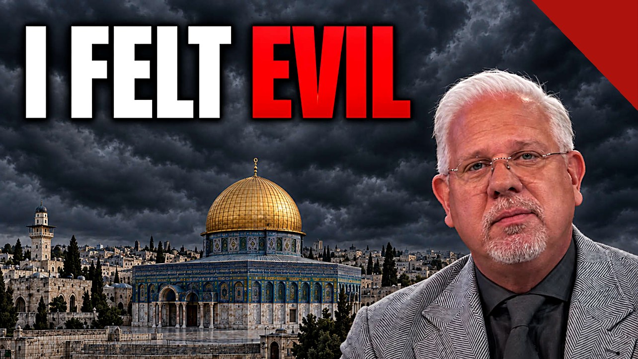 Glenn Beck relata encontro no Monte do Templo em Jerusalém, e a imagem mostra o comentarista Glenn Beck durante a visita ao local sagrado
