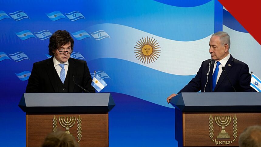 eleição em Israel termina sem vencedor definido, e a imagem mostra Benjamin Netanyahu ao lado do presidente argentino Javier Milei em púlpitos oficiais em 2026