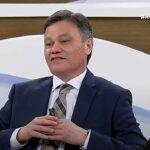 Lincoln Gakiya aceitaria convite de Lula para comandar a Segurança Pública, e a imagem mostra o promotor Lincoln Gakiya em entrevista televisiva