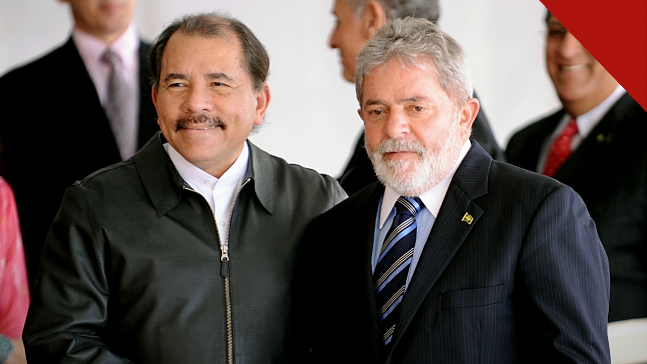 ditador da Nicarágua comemora vitória de Lula em carta oficial, e a imagem mostra Daniel Ortega ao lado de Lula sorrindo em encontro oficial