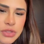 Simone Mendes explica cirurgia por lipedema após perder 30 kg, e a imagem mostra o rosto da cantora Simone Mendes em retrato atual de rede social