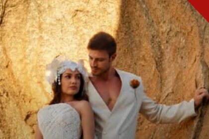 Juliette se casa com Kaique Cerveny no Lajedo de Pai Mateus, e a imagem mostra o casal de noivos encostado em uma formação rochosa ao pôr do sol