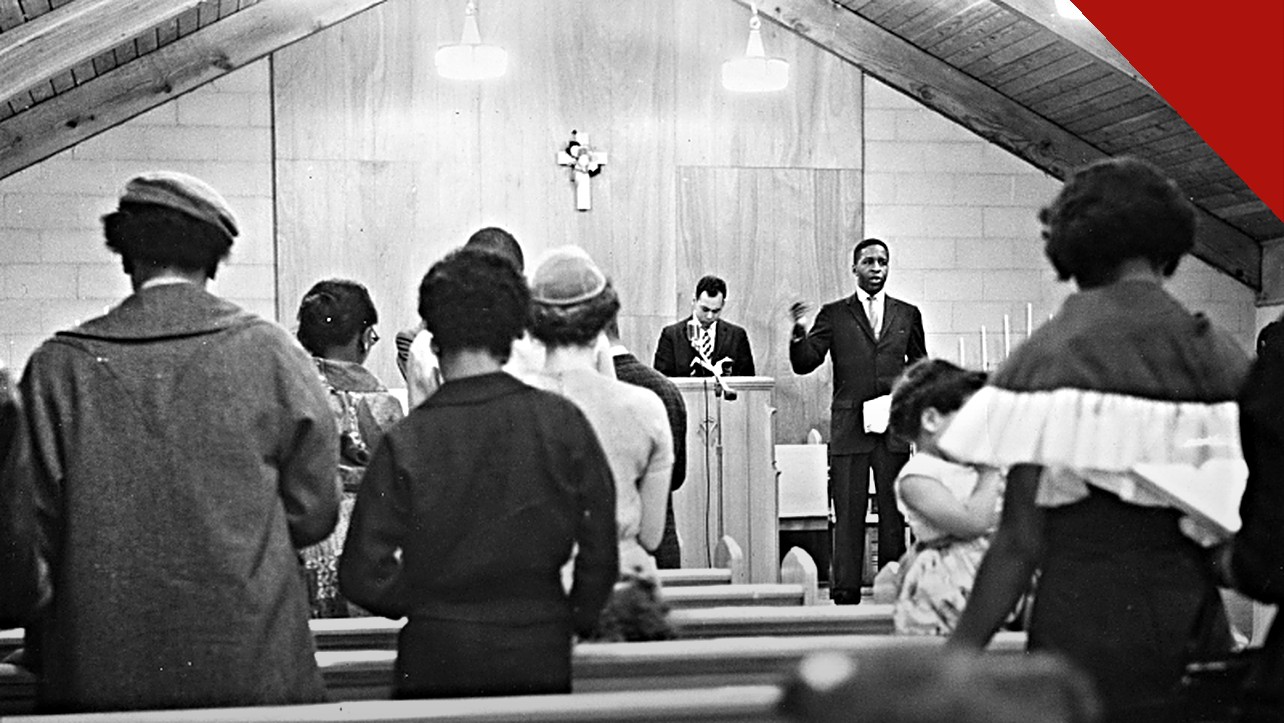 igrejas contra operações de imigração: congregação menonita em culto em Cleveland, Ohio, em registro histórico de 1960 do acervo da Mennonite Church USA Archives