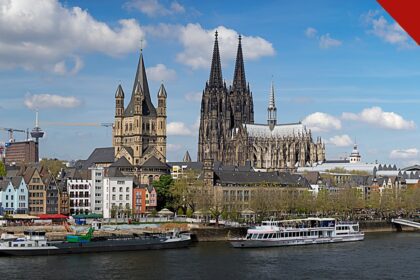 pesquisa revela apoio à união de igrejas na Alemanha entre as duas maiores denominações do país, e a imagem mostra a Catedral de Colônia, na Alemanha, em foto de arquivo sobre o rio Reno
