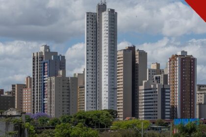 Rogério Mateucci morre no Arizona: vista dos prédios de Curitiba, cidade sede da Pontifícia Universidade Católica do Paraná