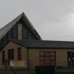 igreja reabre na Inglaterra após 15 anos fechada, e a imagem mostra a St. Luke's Community Church, em Swarcliffe, Leeds, em foto de arquivo de 2020