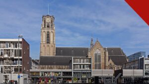 cristãos protestam contra festa de Halloween em igreja na Holanda, e a imagem mostra a Sint-Laurenskerk, igreja protestante histórica de Roterdã inaugurada em 1525