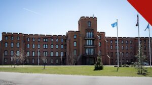 DHS investiga vazamento de dados de 40 mil funcionários, e a imagem mostra o prédio da sede do Departamento de Segurança Interna, em St. Elizabeths, Washington, em foto de arquivo