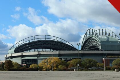Brewers conquistam a World Series pela primeira vez, e a imagem mostra o American Family Field, estádio do Milwaukee Brewers, em Milwaukee