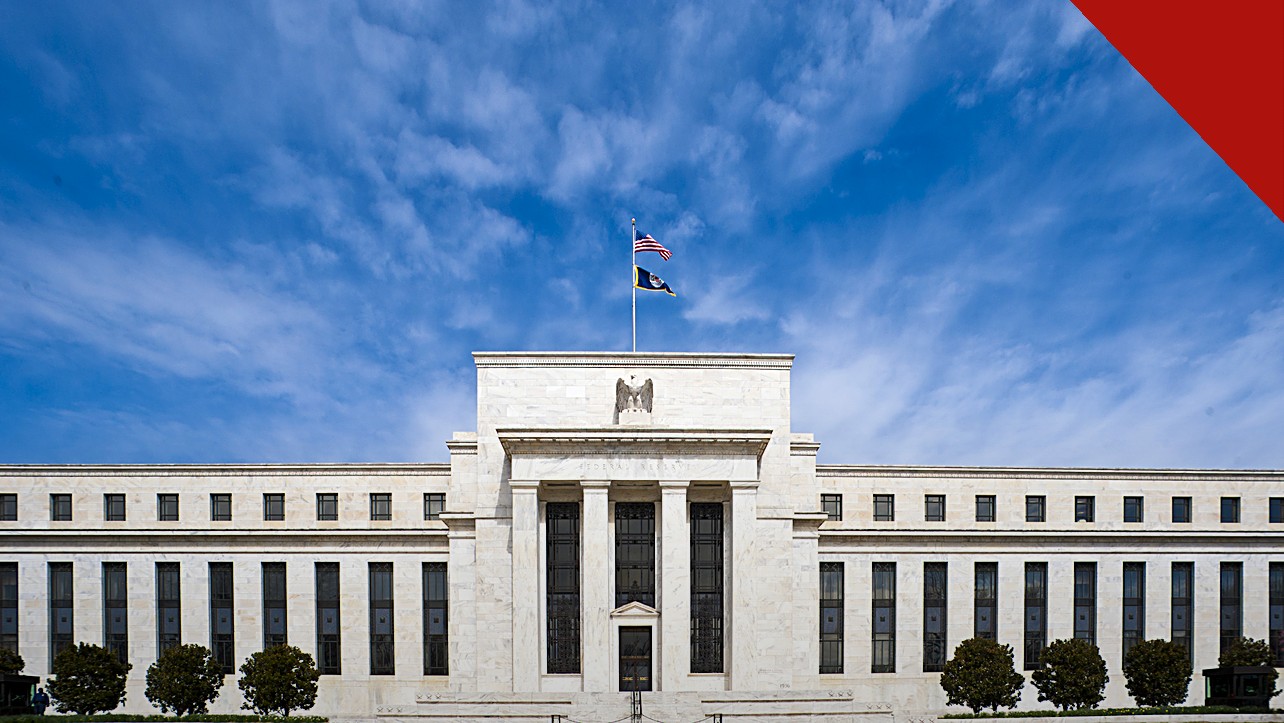 dólar recua a 534 após fala do presidente do Fed, e a imagem mostra o prédio do Federal Reserve, o banco central dos Estados Unidos, em Washington