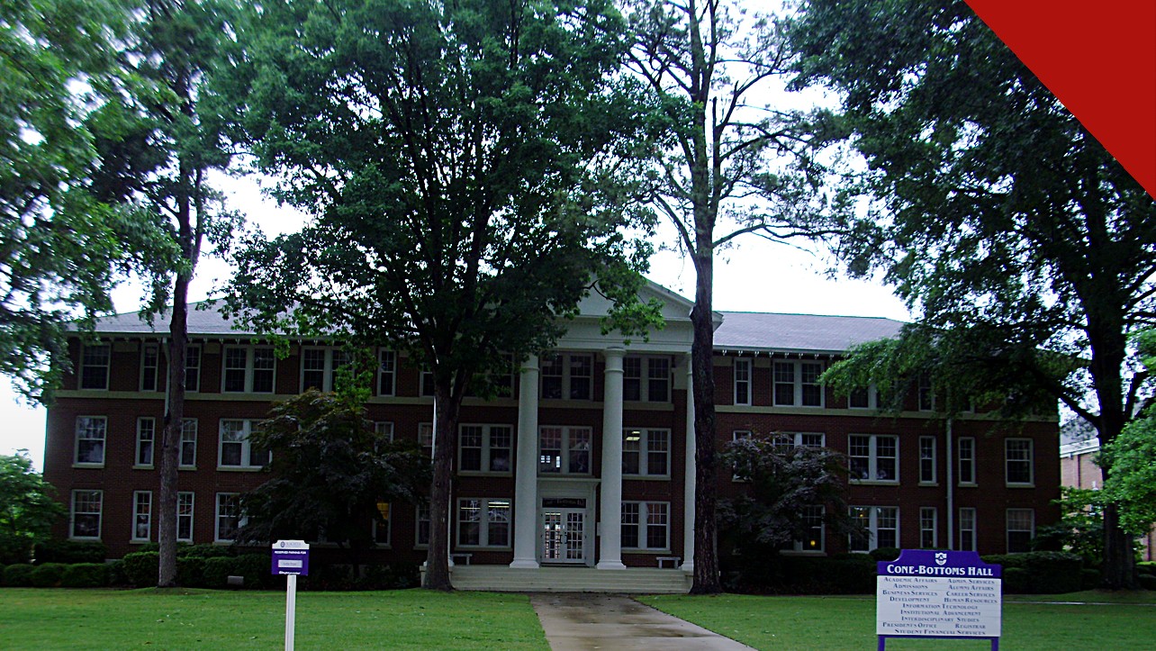 Ouachita Baptist exige declaração de fé de professores, e a imagem mostra o Cone-Bottoms Hall, prédio histórico da Ouachita Baptist University, em Arkadelphia, no Arkansas