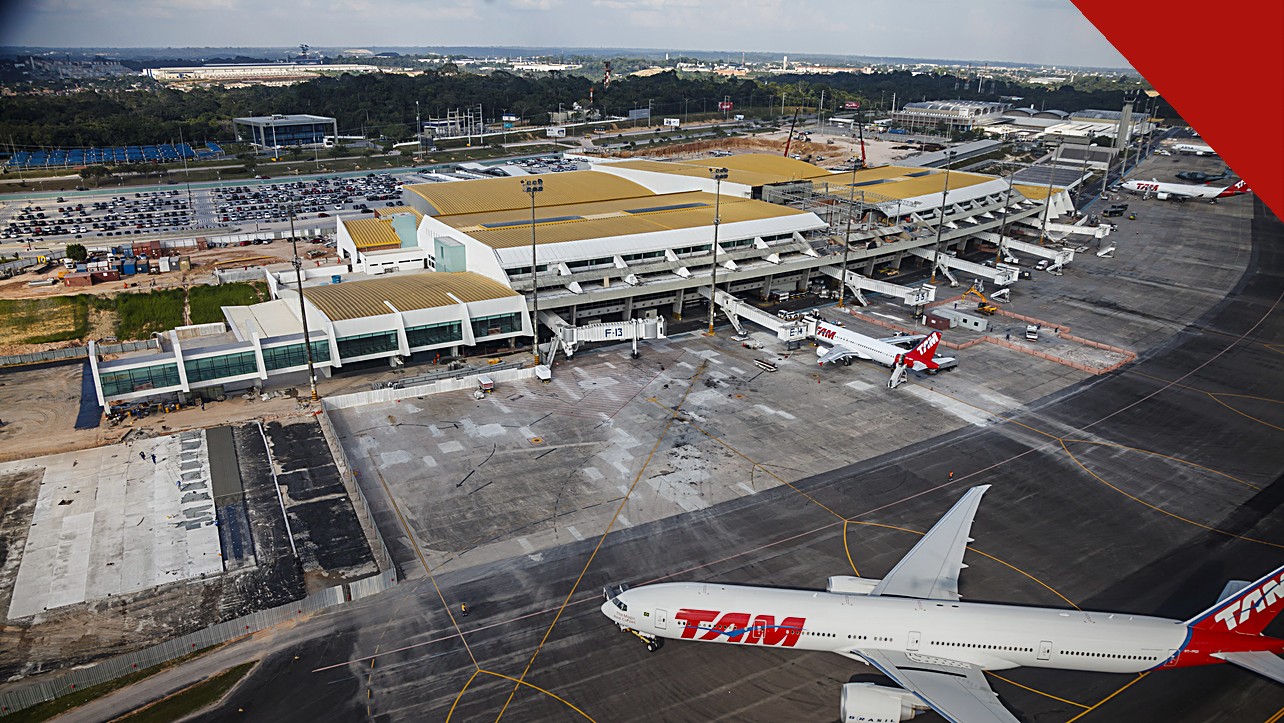Operação Gatekeeper prende suspeitos em Manaus: vista aérea do Aeroporto Internacional Eduardo Gomes, em Manaus, com aeronaves no pátio, local investigado pela Polícia Federal